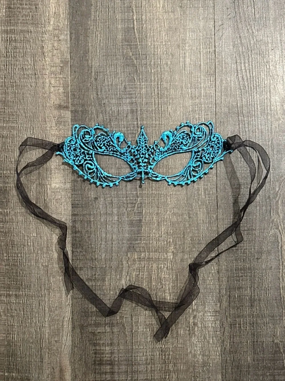 💞 New Metallic Blue Lace Filigree Masquerade Mask with Ribbon Ties